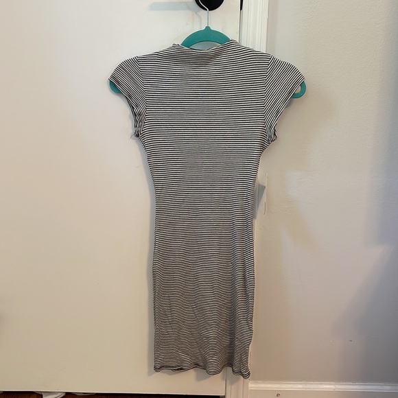 NWT - Picture 3 of 4